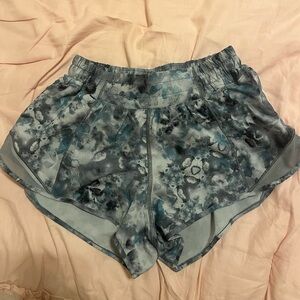 LuluLemon Hotty Hot Shirts 2.5’’!!!